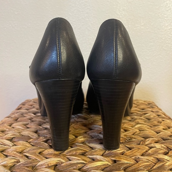 Gianni Bini Black Leather Round Toe Mary Jane Block Heel Pump.  Size 8.5 - Picture 6 of 10